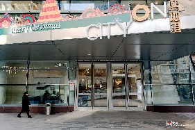 西安熙地港商场铝型材地弹门斗工程